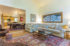 Smart-TV, peis, videospill og DVD-spiller