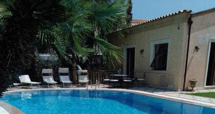 Villa de prestige avec grand jardin et piscine