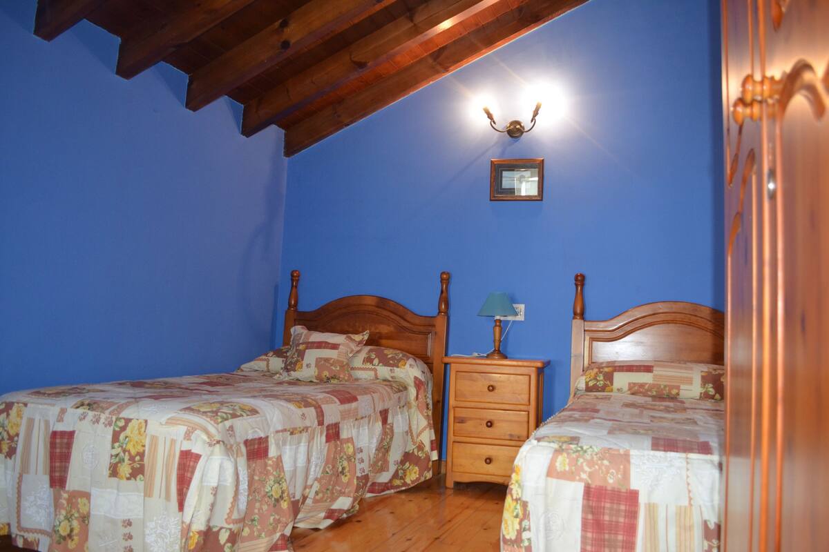Traditional Cottage | 5 bedrooms