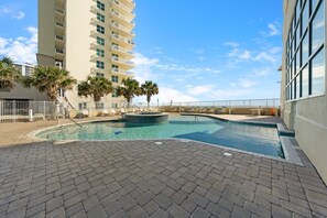 Een binnenzwembad, een verwarmd zwembad