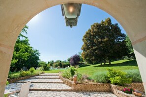Terrace/patio - 17th Century Manor House (Les Verchers Sur Layon)