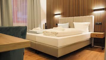 Double Room | Premium bedding, desk, free WiFi