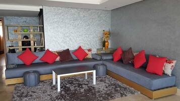 Televisión y chimenea