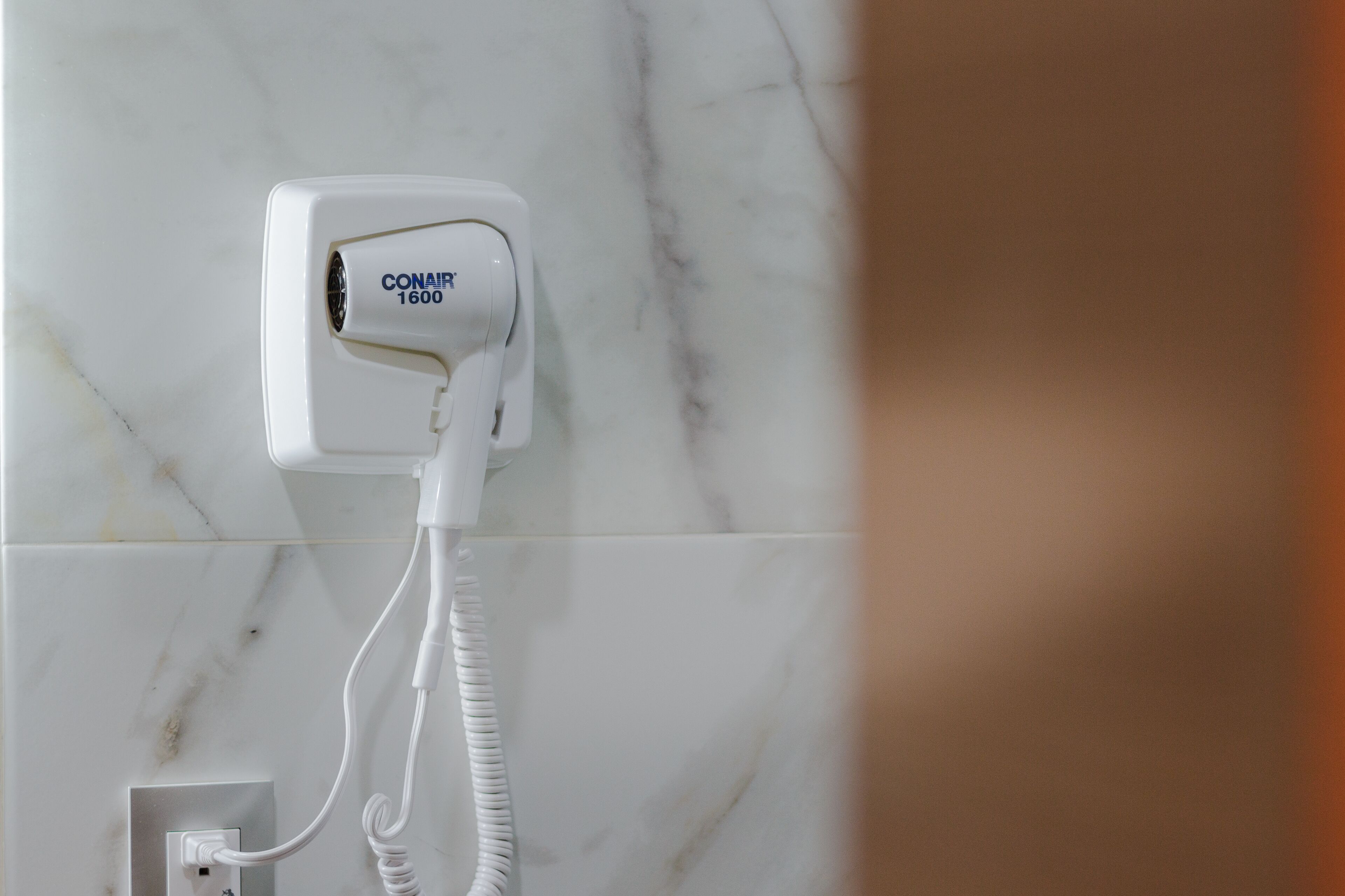 shower, rainfall showerhead, free toiletries, hair dryer