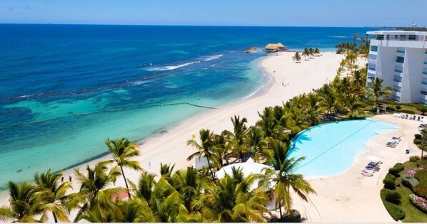 2 piscinas al aire libre