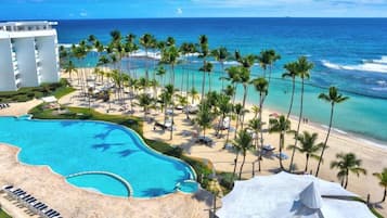 Private beach, white sand, beach bar