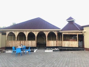 Breakfast, lunch, dinner served; local and international cuisine 