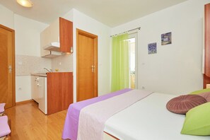 Unclassified image, 3 of 26, button