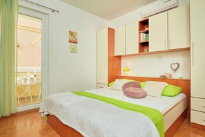 Unclassified image, 3 of 23, button - Apartments Zelic Tucepi  S3 (Tucepi)