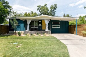 Exterior - Eastside Lodge, Austin (Austin)