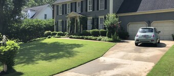 La propriété est située dans une zone résidentielle vierge. .