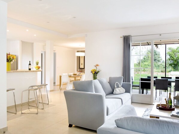 Televisión y reproductor de DVD 