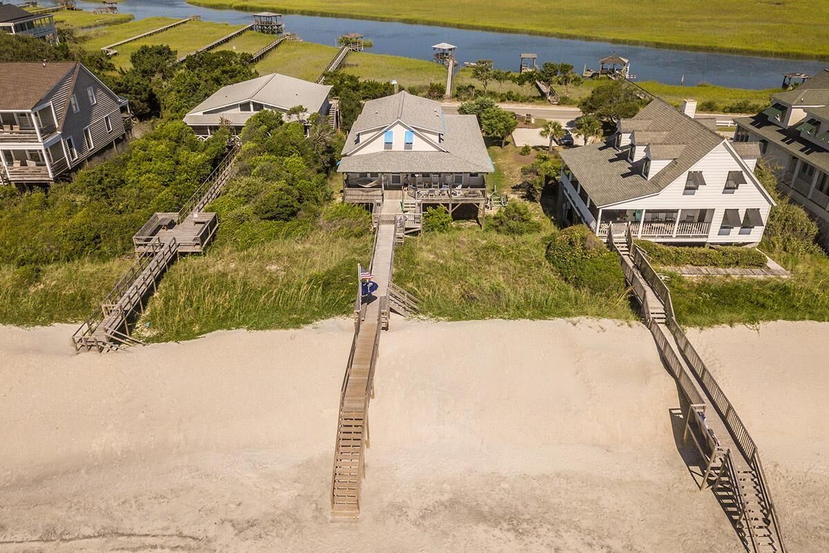 Oceanfront House with Creek Access Sleeps 15