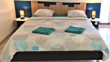 Biệt thự dành cho gia đình | Nệm cao su hoạt tính (memory foam), màn/rèm cản sáng