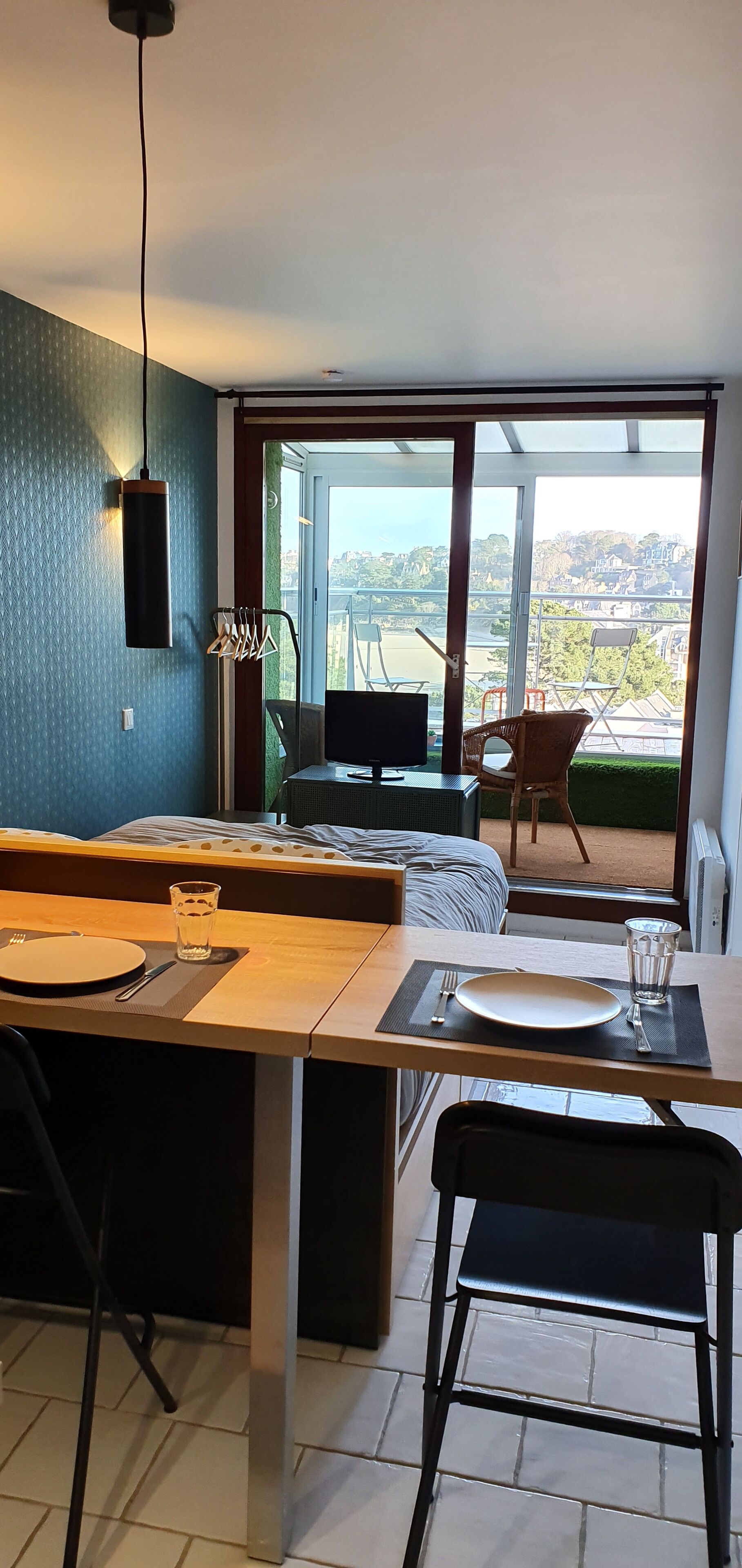 1 slaapkamer, een strijkplank/strijkijzer, gratis wifi, beddengoed