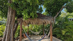 Property grounds - Anantasun | Signature Pool View King Suite (Roatán)