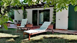 Terrace/patio - Silos Torrenova small cottage typical of the Marche region.<br>CIR: 043043-BeB-00025 (Potenza Picena)