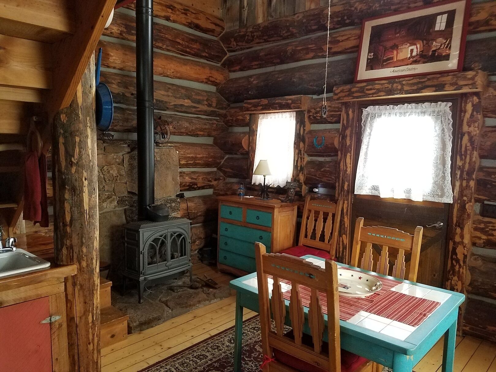 Cowboy Cabin | Living area