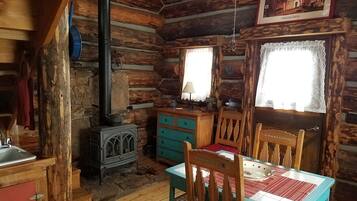 Cowboy Cabin | Living area