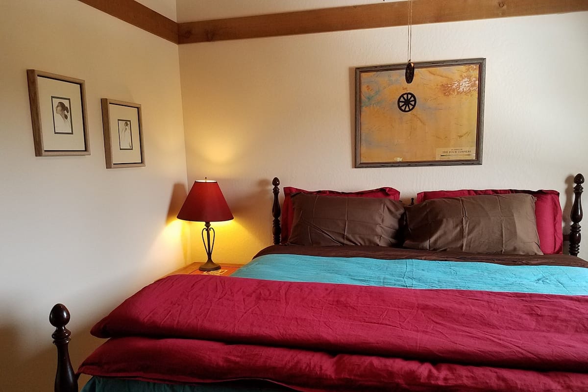 Anasazi Room | Individually decorated, individually furnished, free WiFi, bed sheets