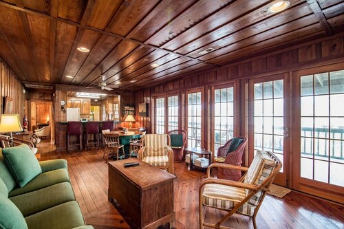 Drop Anchor A Dog-Friendly Home with Beach Access
