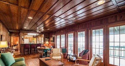 Drop Anchor A Dog-Friendly Home with Beach Access
