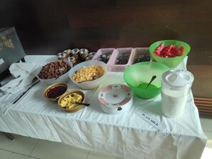 Daily English breakfast for a fee - Hotel Aero Deluxe (Bangkok)