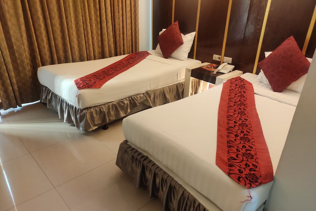 Deluxe Double or Twin Room | Desk, free WiFi