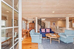 Flat-screen TV, fireplace - CasaUp Charming Duplex in Beautiful Pawleys Island (Pawleys Island)