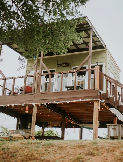 Romantic Waterfront Cabin on the River near Possum Kingdom Lake
