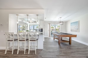 Fridge, microwave, oven, stovetop - Rendezvous in Paradise - Dock, Kayak, Heated Pool -Villa Ocean Palm - Roelens Vacations (Cape Coral)