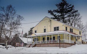 Exterior - Look West / Brook Road Inn (Goshen)