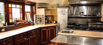 Newport Sunshine/Brook Road Inn