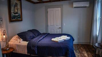 Iron/ironing board, WiFi, bed sheets, wheelchair access