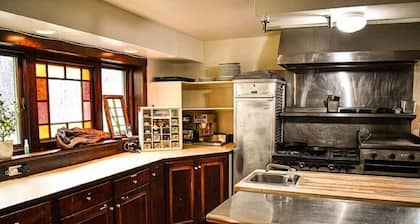 Gunnison Brook / Brook Road Inn