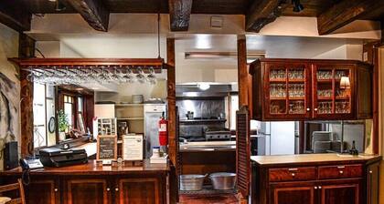 Moss Creek / Brook Road Inn