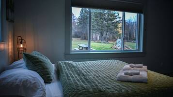 Iron/ironing board, free internet, bed sheets, wheelchair access