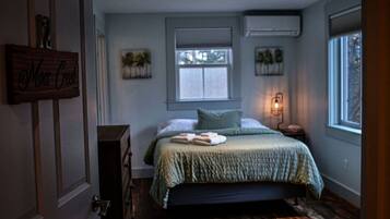 Iron/ironing board, free internet, bed sheets, wheelchair access