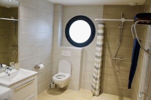 Shower, hair dryer - SEAFRONT, Magnificent 180° Sea View, High Standard, Garden and Private Parking (Barneville Carteret)