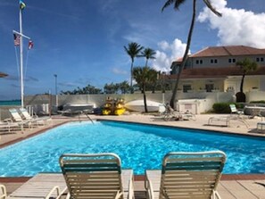 屋外プール、温水プール