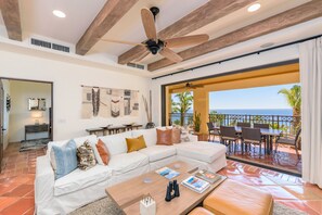 Smart TV, futbolito y tenis de mesa