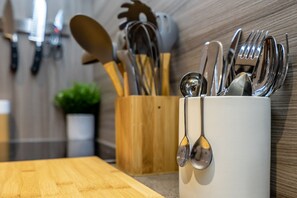 1 bedroom, iron/ironing board, internet, bed sheets