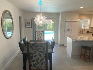 Dining - DESERT VILLA- large Pool w/Mountain Views, near hike/bike trails. *4BR* #065906 (La Quinta)