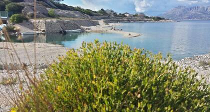 Holiday House Doda with terrace and seaview, 150m from the beach