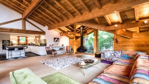 Smart-TV, Kamin, DVD-Player, Tischtennisplatte