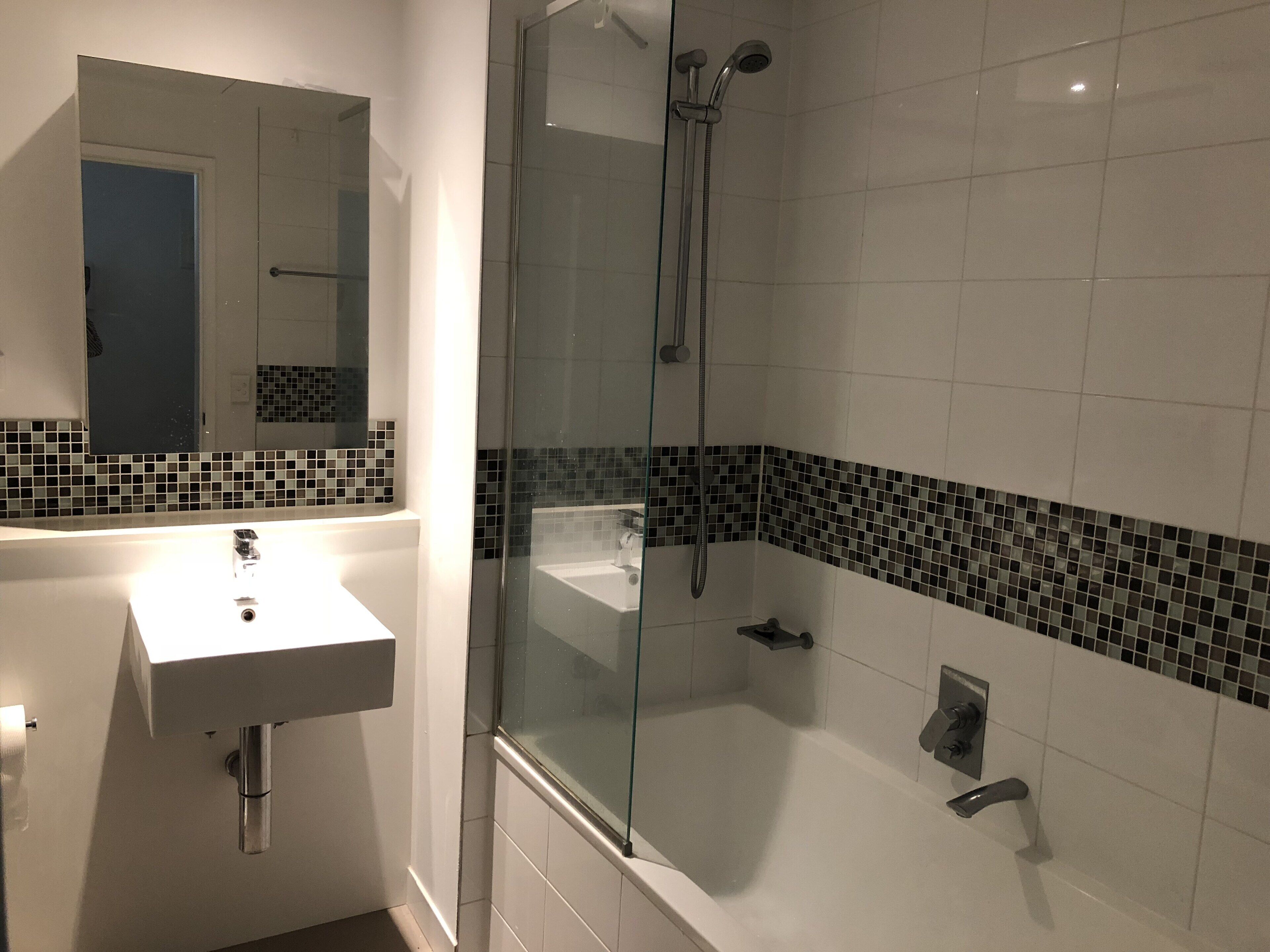 A Share-room Preston Melbourne — image 4