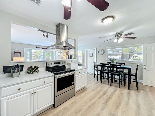 Fridge, microwave, oven, stovetop - Cape Cabana & Villa/Heated Pool 80 degrees/ Putt Putt Golf/ 5 min walk to Beach! (Cape Canaveral)