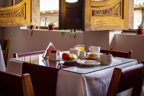 Desayuno continental incluido todos los días