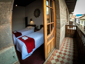 Caja de seguridad en la habitación y decoración personalizada