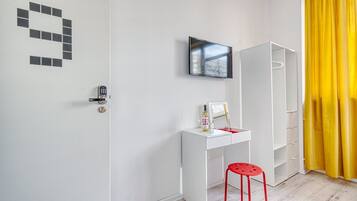 Twin Room, Private Bathroom | Blackout curtains, soundproofing, iron/ironing board, free WiFi